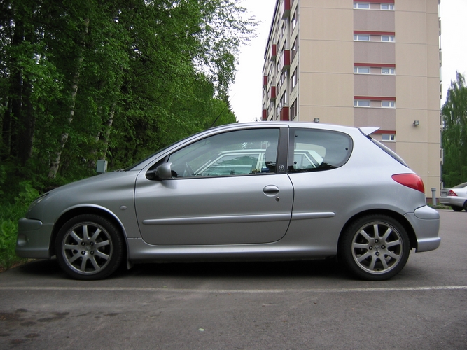 Peugeot_206_GT_2.0