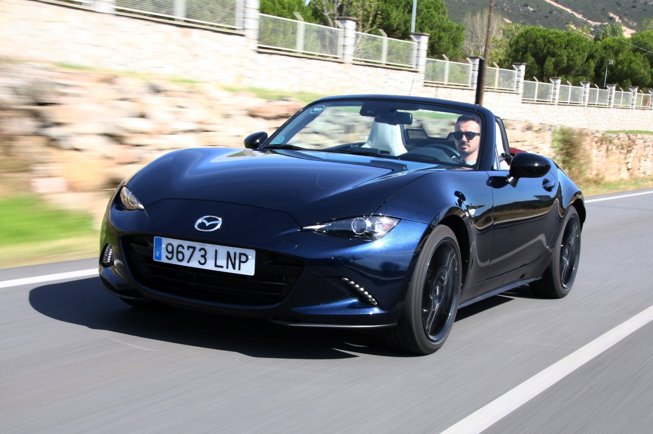 PRUEBA-Mazda-MX-5-2.0-SKYACTIV-G-184-CV-BlueRed-Edition