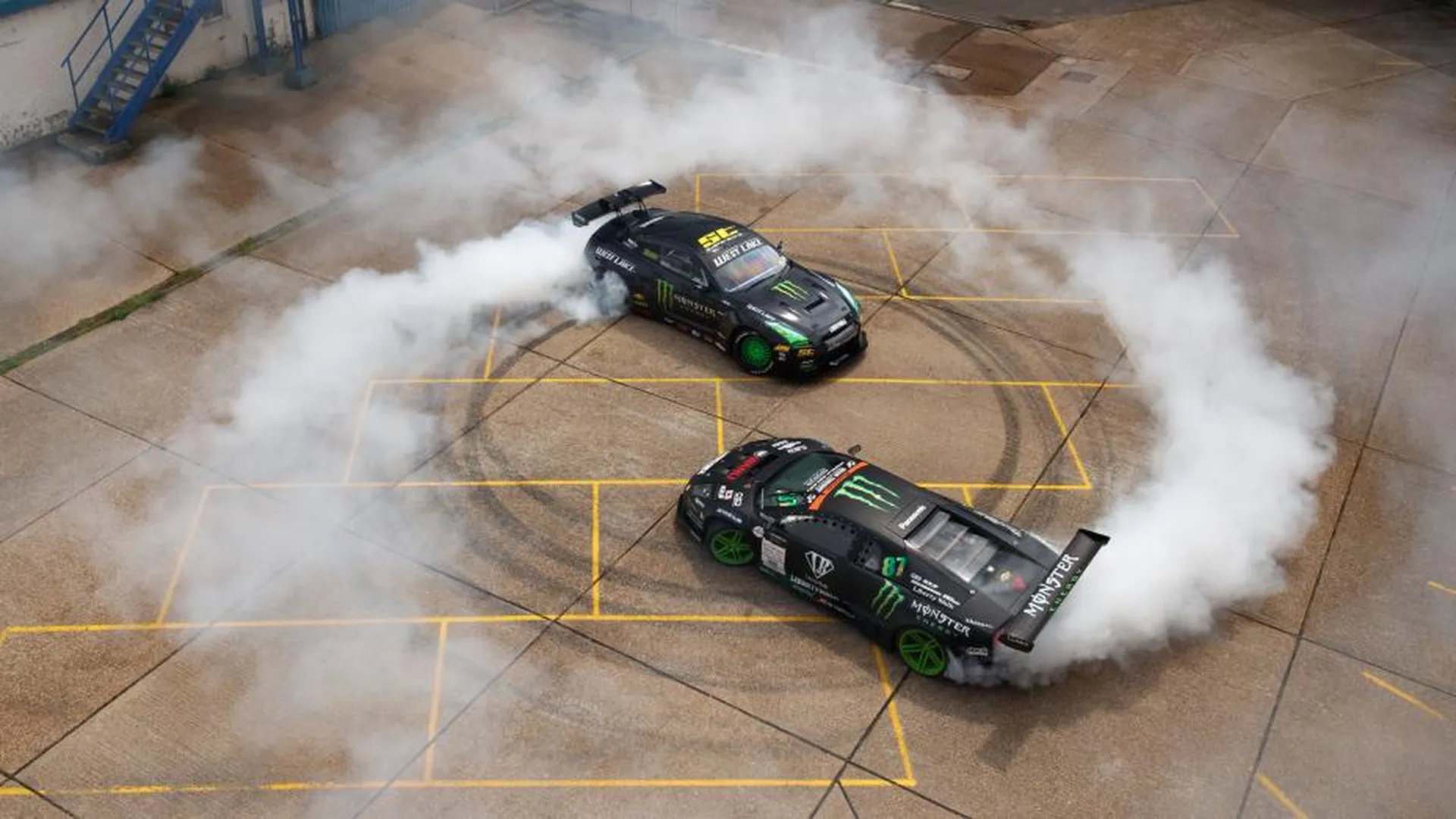 Ejemplos de mejores coches haciendo drift 1