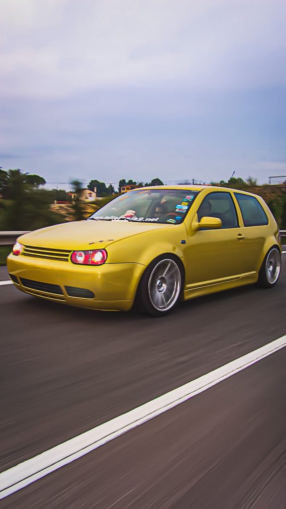 Volkswagen Golf IV Mlin on the road
