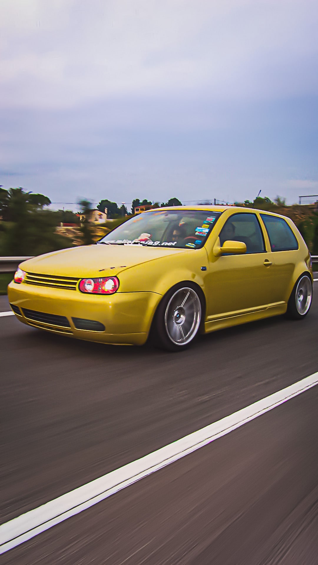 Volkswagen Golf IV Mlin on the road