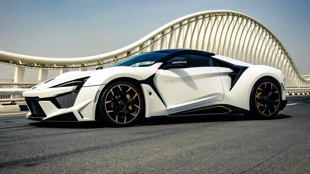 W Motors marca de coche muy poco conocida
