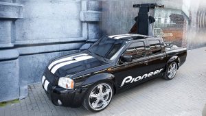 Tuning Total: La Nissan Navara con Suspensión Neumática y Sonido Pioneer Más Potente
