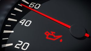 Se enciende la luz del aceite y tiene aceite ¿Qué hacer?