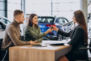 ¿Entregar el coche en concesionario para comprar otro?