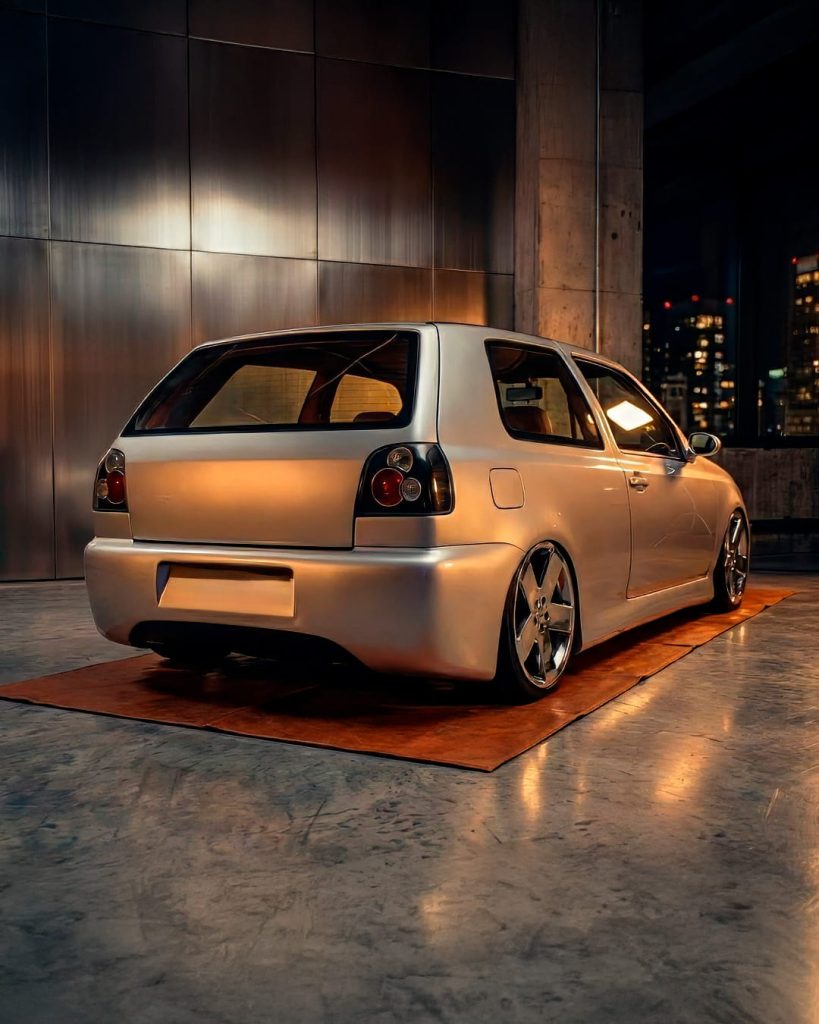 Volkswagen Golf III stance, vista trasera tres cuartos, carrocería lisa