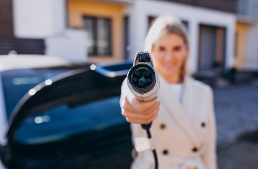Cómo cargar un coche eléctrico en casa con seguridad